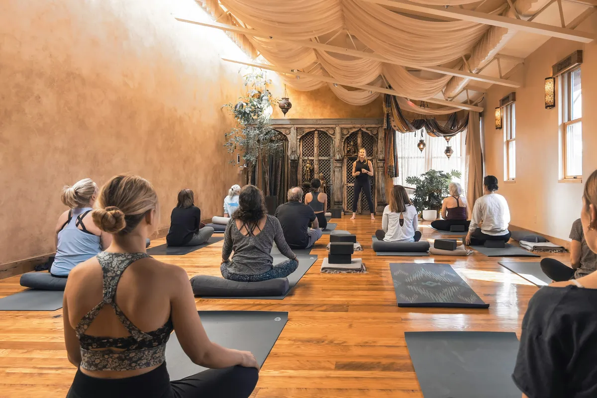 Hitta rätt yogastudio — 8 saker att kolla innan första klassen